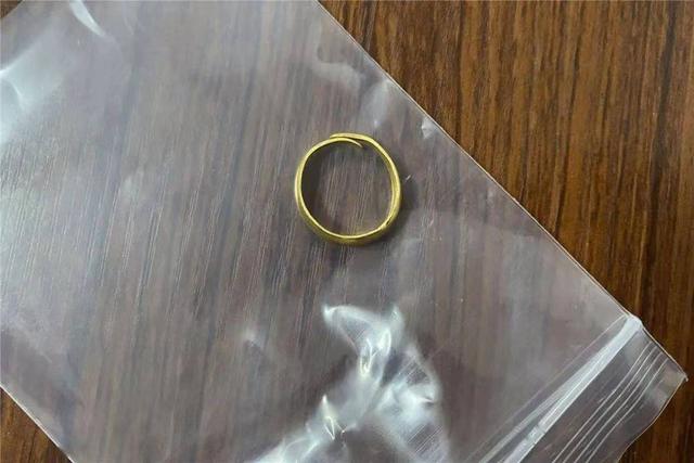 「夏季行动」注意!眼皮底下“偷金”,14克黄金戒指洗澡轻了8克 违法犯罪 王水 公司新闻 第2张 「夏季行动」注意!眼皮底下“偷金”,14克黄金戒指洗澡轻了8克 违法犯罪 王水 公司新闻 第2张